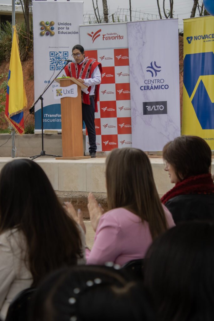 Entrega de obra del Centro Educativo Juan Peñafiel en Puca Cruz, Cuenca, con el apoyo de Rialto